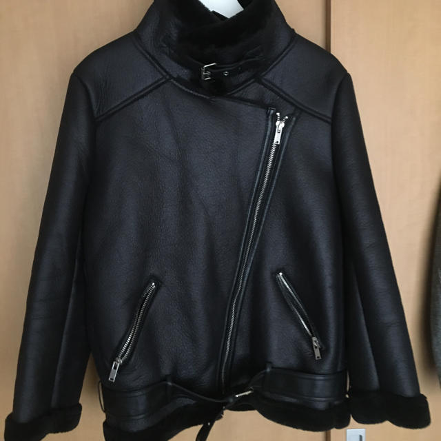 ZARA(ザラ)のZARA ライダース ジャケット　フェイクファー レディースのジャケット/アウター(ライダースジャケット)の商品写真