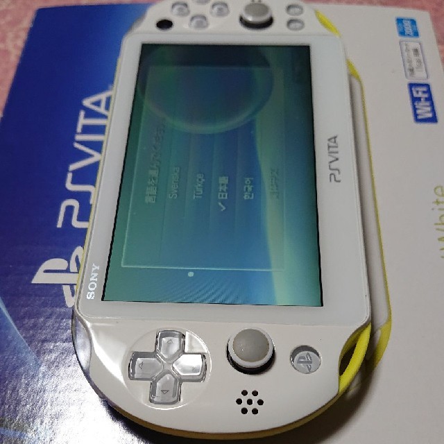 PlayStation Vita(プレイステーションヴィータ)のユウ様専用（PCH-2000シリーズ）Wi-Fiモデル … エンタメ/ホビーのゲームソフト/ゲーム機本体(携帯用ゲーム機本体)の商品写真