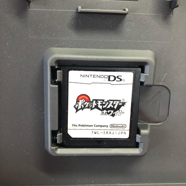 ニンテンドーDS(ニンテンドーDS)のポケットモンスターホワイト DS エンタメ/ホビーのゲームソフト/ゲーム機本体(携帯用ゲームソフト)の商品写真