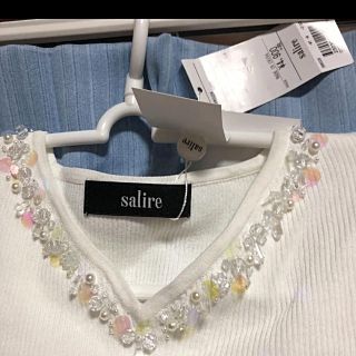 サリア(salire)のお嬢様風　Mサイズ　4900円タグ付　カットソー(カットソー(半袖/袖なし))