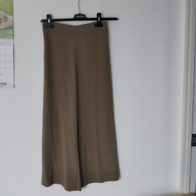 L'Appartement DEUXIEME CLASSE(アパルトモンドゥーズィエムクラス)のアパルトモンCropped Pants  レディースのパンツ(クロップドパンツ)の商品写真