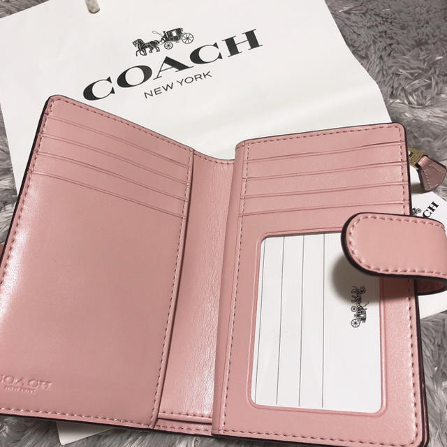 COACH(コーチ)の【新品未使用】COACH コーチ 折り財布 レディースのファッション小物(財布)の商品写真