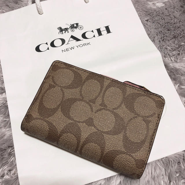 COACH(コーチ)の【新品未使用】COACH コーチ 折り財布 レディースのファッション小物(財布)の商品写真