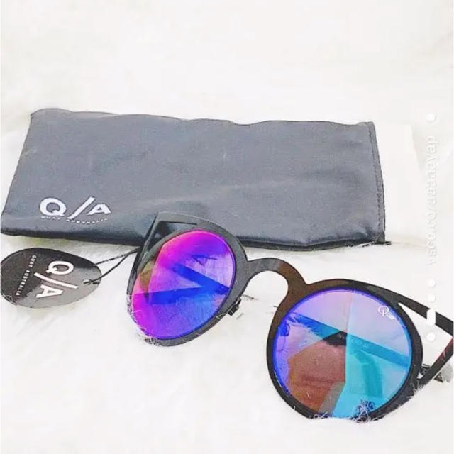 Quay Eyeware Australia(クエイアイウェアオーストラリア)のQUAY AUSTRALIA サングラス レディースのファッション小物(サングラス/メガネ)の商品写真