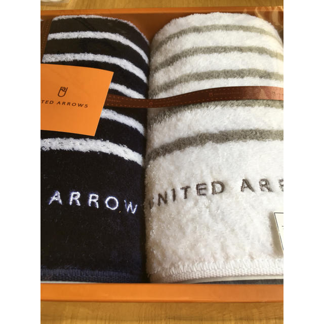 UNITED ARROWS(ユナイテッドアローズ)の新品未使用★ユナイテッドアローズ フェイスタオル 2枚セット インテリア/住まい/日用品の日用品/生活雑貨/旅行(タオル/バス用品)の商品写真