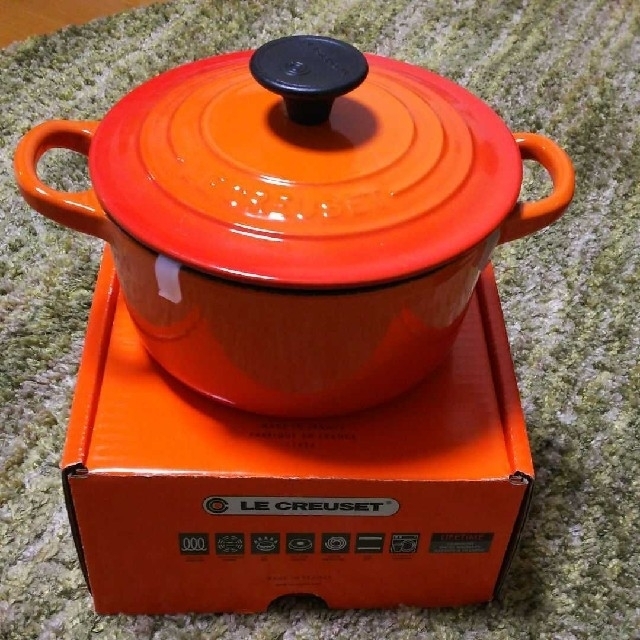 LE CREUSET(ルクルーゼ)のル・クルーゼ🇱🇺 ココットロンド16センチ インテリア/住まい/日用品のキッチン/食器(鍋/フライパン)の商品写真