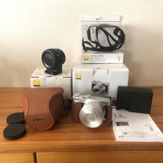 ニコン(Nikon)のNikon 1 j5 カメラカバー Nikkorレンズ用アダプター付き 美品(ミラーレス一眼)