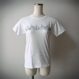 【STRASBURGO】ストラスブルゴ✖️メレディスウィング、コラボ、Tシャツ(カットソー(半袖/袖なし))