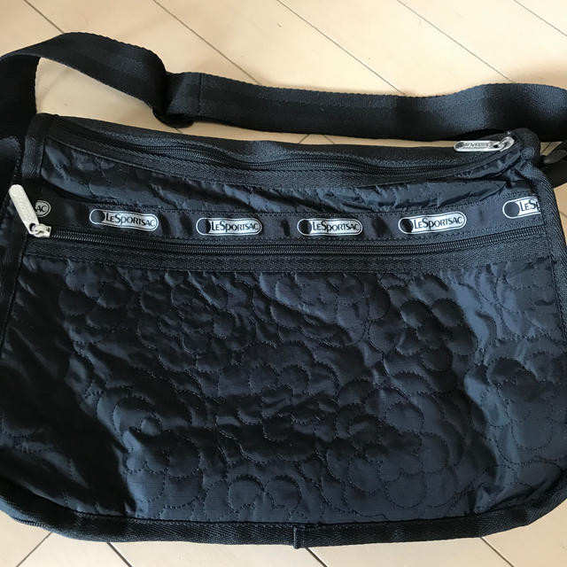 LeSportsac(レスポートサック)のカバン レディースのバッグ(ショルダーバッグ)の商品写真