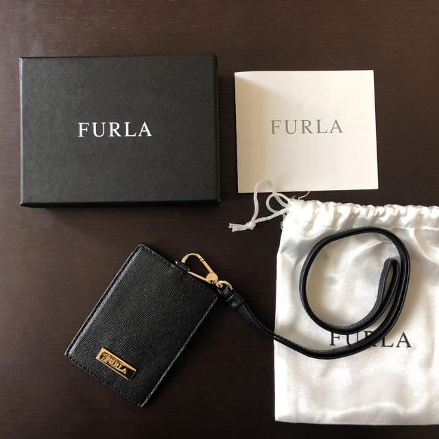 新品未使用　FURLA パスケース（正規店購入品）