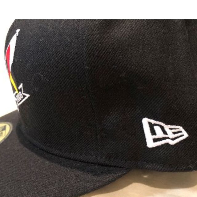 Supreme(シュプリーム)のSupreme NEWERA Cap 黒 レア メンズの帽子(キャップ)の商品写真