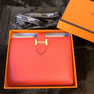 エルメス(Hermes)の本物　エルメス　べアン　コンパクト　財布　(財布)