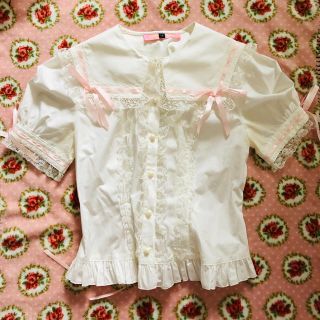 BODYLINE(シャツ/ブラウス(半袖/袖なし))のフリマアイテム一覧 BODYLINE(シャツ/ブラウス(半袖/袖なし))のフリマアイテム一覧