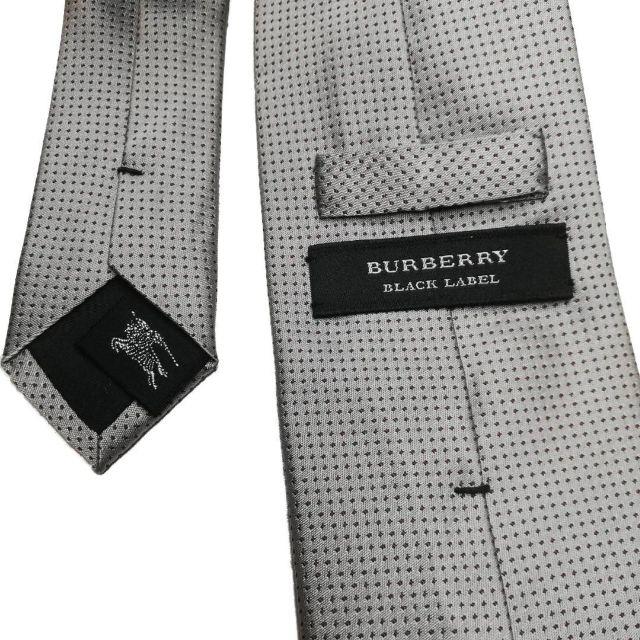 BURBERRY BLACK LABEL(バーバリーブラックレーベル)のBURBERRY　BLACK　LABELシルバーネクタイドット柄シンプル メンズのファッション小物(ネクタイ)の商品写真