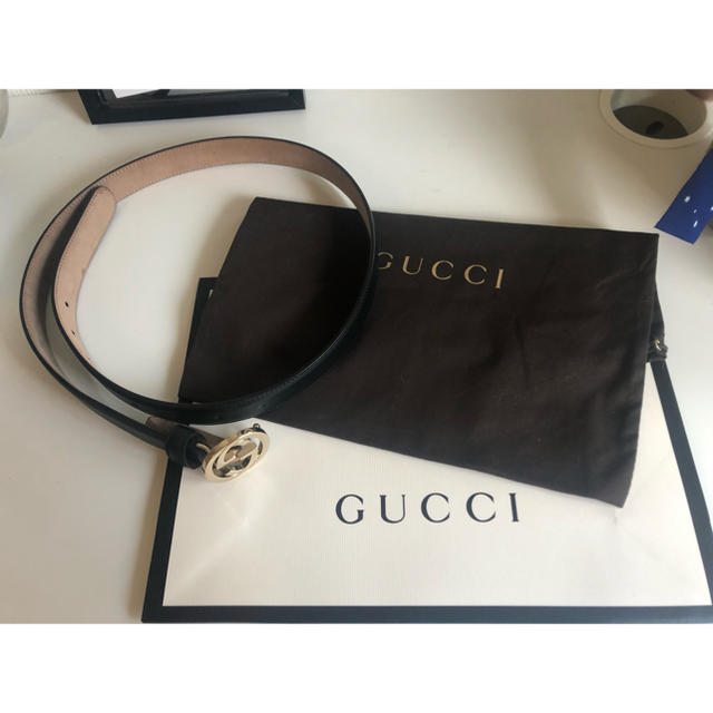 Gucci(グッチ)のGUCCI ベルト　レディース　ロゴ レディースのファッション小物(ベルト)の商品写真