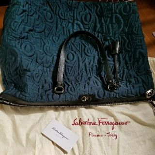 サルヴァトーレフェラガモ(Salvatore Ferragamo)の【Ferragamo】トートバッグ(トートバッグ)