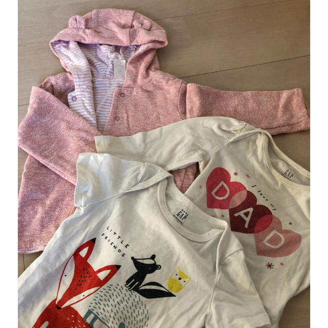 babyGAP(ベビーギャップ)のgap ロンパース　パーカー　３点セット　12-18 18-24 キッズ/ベビー/マタニティのベビー服(~85cm)(ロンパース)の商品写真