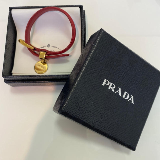 PRADA レザーブレスレット