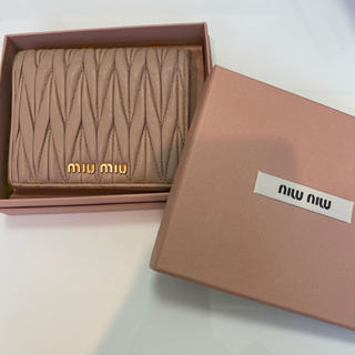 ミュウミュウ(miumiu)のヒマワリさん専用　MIUMIU マテラッセ　レザー二つ折り財布(財布)