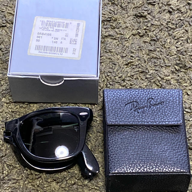 Ray-Ban(レイバン)のRay-Ban FOLDING WAYFARER レイバン　折り畳み　山下智久 メンズのファッション小物(サングラス/メガネ)の商品写真