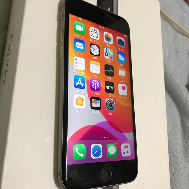 完動品iPhone6S 64ギガ　SoftBank 新品バッテリー