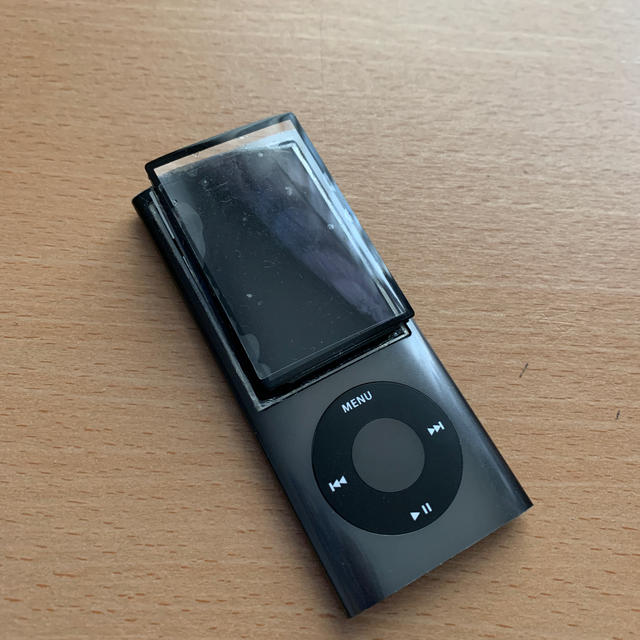 Apple(アップル)のiPod nano 8GB ブラック　自然破損　2009年購入 スマホ/家電/カメラのオーディオ機器(ポータブルプレーヤー)の商品写真