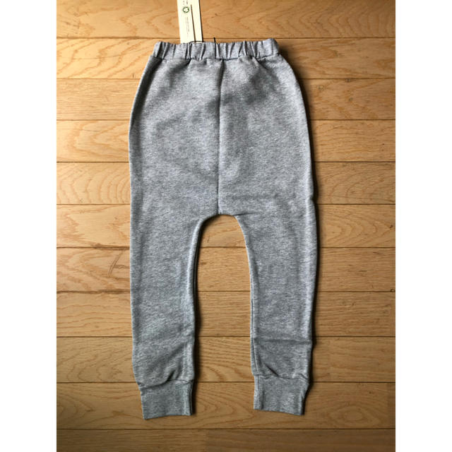 こどもビームス(コドモビームス)の最終値下げ POPUPSHOP. baggy leggings 3-4y キッズ/ベビー/マタニティのキッズ服男の子用(90cm~)(パンツ/スパッツ)の商品写真