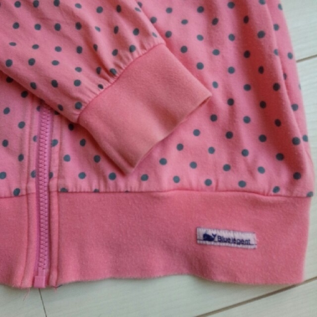 WORLD BASIC(ワールドベーシック)のパーカー140 キッズ/ベビー/マタニティのキッズ服女の子用(90cm~)(ジャケット/上着)の商品写真