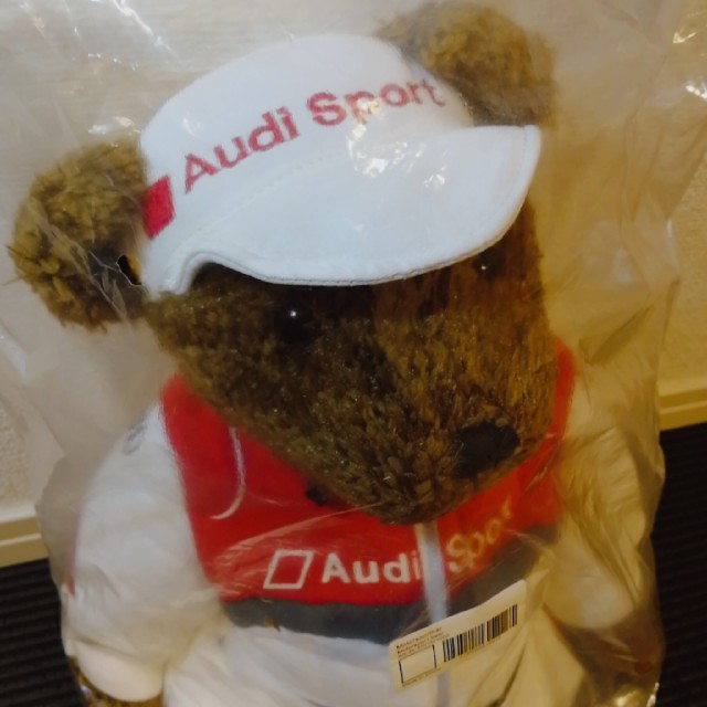 AUDI(アウディ)のAudiベア くまのぬいぐるみ 新品未開封  エンタメ/ホビーのおもちゃ/ぬいぐるみ(ぬいぐるみ)の商品写真