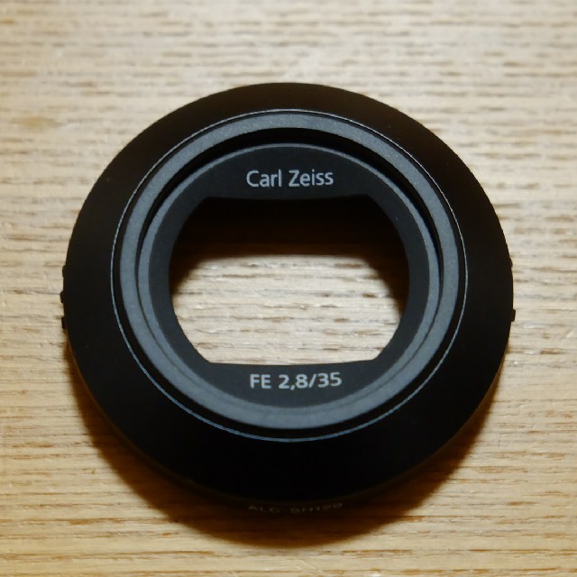 SONY(ソニー)のSONY FE 2.8/35 Zeiss 35mm F2.8 専用フード スマホ/家電/カメラのカメラ(レンズ(単焦点))の商品写真