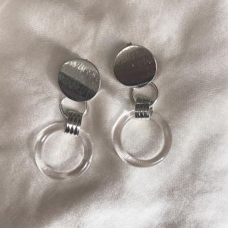 ピアス①(ピアス)