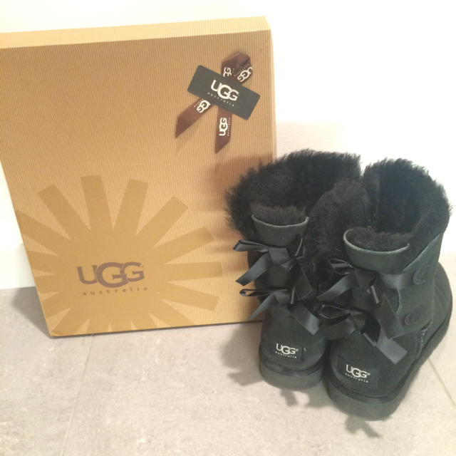 UGG(アグ)のUGG バックリボン ブーツ レディースの靴/シューズ(ブーツ)の商品写真