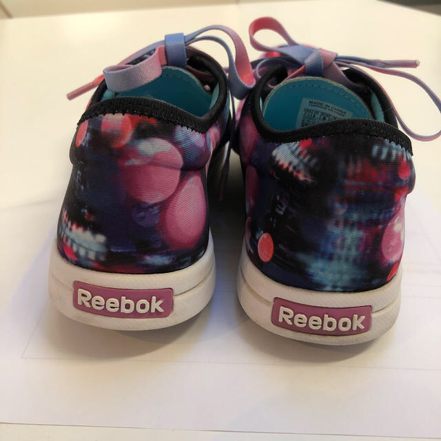 Reebok(リーボック)のリーボック　スカイスケープ　スニーカー　24.5センチ  レディースの靴/シューズ(スニーカー)の商品写真