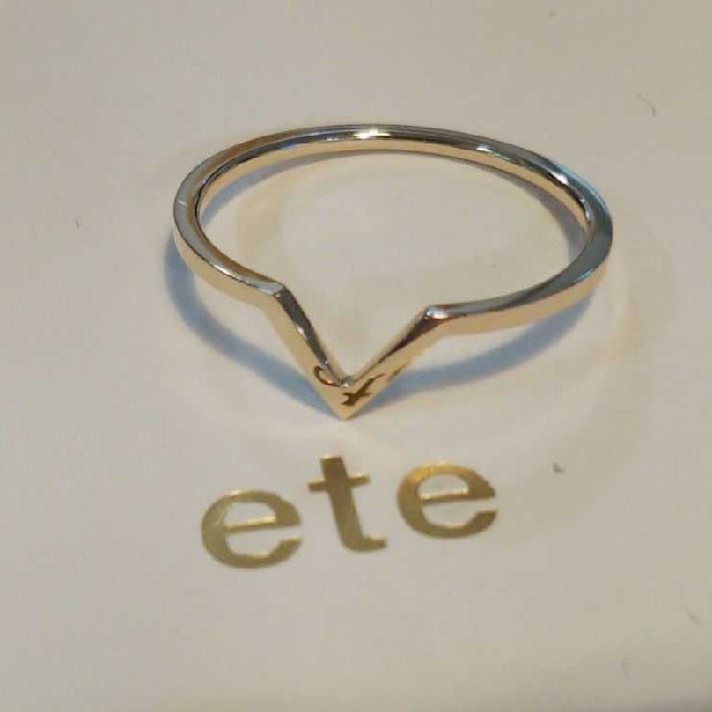 ete(エテ)のエテ K10 トライアングル リング 9号 V字 レイヤード ゴールド 美品 レディースのアクセサリー(リング(指輪))の商品写真