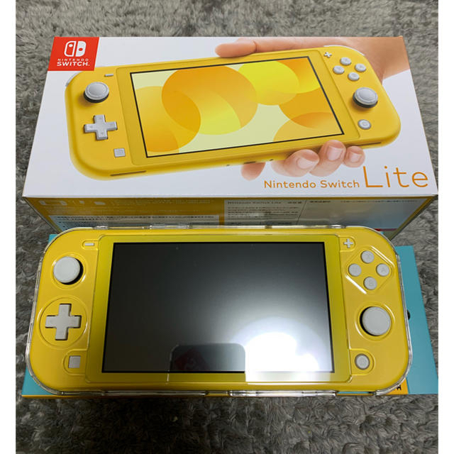 Nintendo Switch(ニンテンドースイッチ)の最安値　任天堂スイッチ　ライト　switch lite イエロー エンタメ/ホビーのゲームソフト/ゲーム機本体(携帯用ゲーム機本体)の商品写真