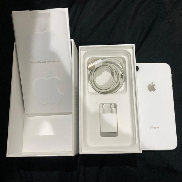 Apple(アップル)のiPhone XR 64GB ホワイト　SIMフリー スマホ/家電/カメラのスマートフォン/携帯電話(スマートフォン本体)の商品写真