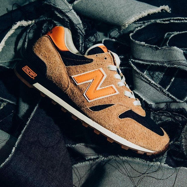 New Balance(ニューバランス)のNEW BALANCE M1300LV LEVI'S リーバイス ニューバランス メンズの靴/シューズ(スニーカー)の商品写真