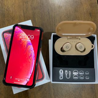 アイフォーン(iPhone)の新品同様 iPhone XR 64GBレッド＋Bluetoothイヤホン他(スマートフォン本体)