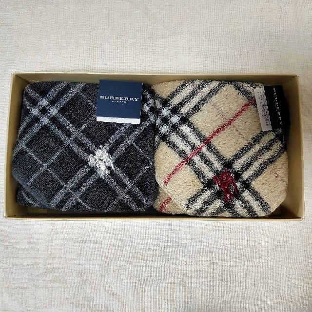 BURBERRY(バーバリー)の【新品・未使用】バーバリー　BURBERRY タオル ハンカチ 男女兼用 レディースのファッション小物(ハンカチ)の商品写真