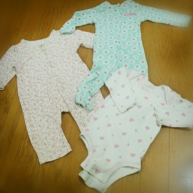 babyGAP(ベビーギャップ)の美品♡ブランドベビー服♡3点セット キッズ/ベビー/マタニティのベビー服(~85cm)(ロンパース)の商品写真