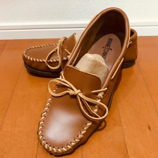 ミネトンカ(Minnetonka)のMINNETONKA CAMP MOCMAPLE LEATHER(スリッポン/モカシン)