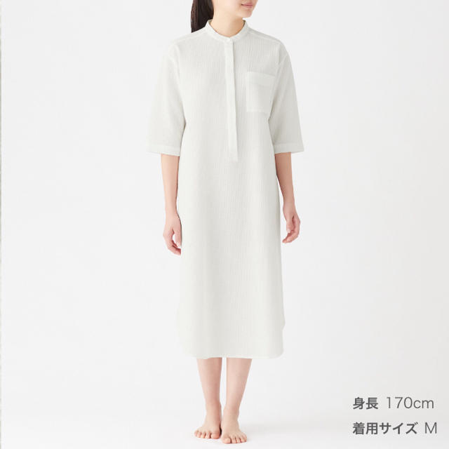 MUJI (無印良品)(ムジルシリョウヒン)の新品未使用 無印良品 ワッフル織り 七分袖クルタ レディースのルームウェア/パジャマ(パジャマ)の商品写真