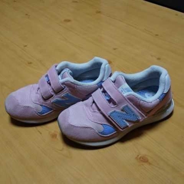 New Balance(ニューバランス)のひとみん様専用です。 キッズ/ベビー/マタニティのキッズ靴/シューズ(15cm~)(スニーカー)の商品写真