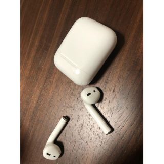 アップル(Apple)のAirPods(ヘッドフォン/イヤフォン)