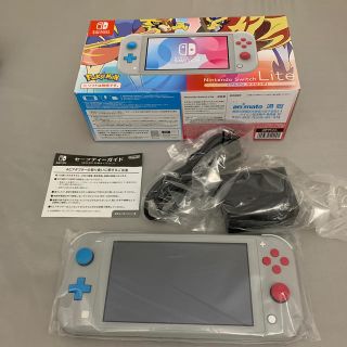 ニンテンドースイッチ(Nintendo Switch)の任天堂　スイッチライト　美品(家庭用ゲーム機本体)