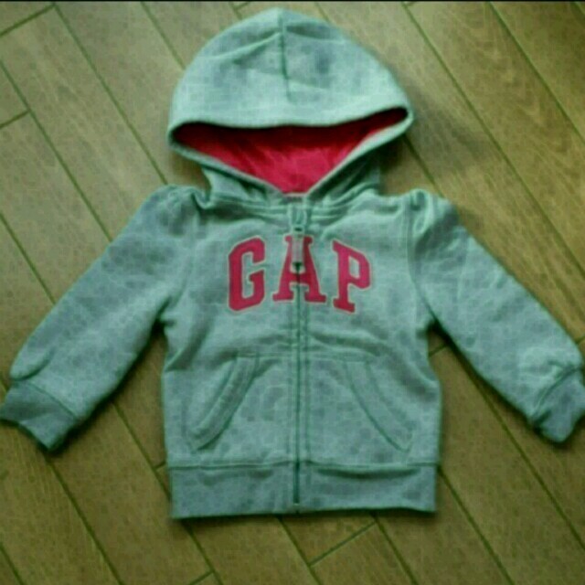 babyGAP(ベビーギャップ)の♡新品　裏起毛定番パーカー♡ キッズ/ベビー/マタニティのキッズ服女の子用(90cm~)(カーディガン)の商品写真