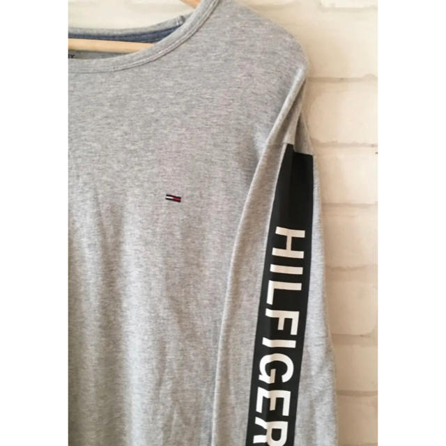 TOMMY HILFIGER(トミーヒルフィガー)のtommy ロンT メンズのトップス(Tシャツ/カットソー(七分/長袖))の商品写真