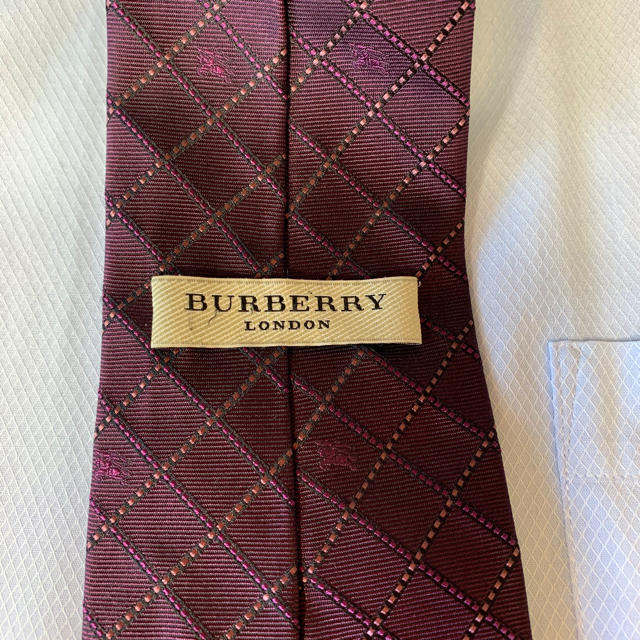 BURBERRY(バーバリー)のあべ様専用　burberry 高品質あふれるパープルネクタイ メンズのファッション小物(ネクタイ)の商品写真