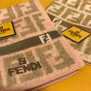 FENDI - 未使用 フェンディ ハンカチタオル シルク混2枚セットの通販｜ラクマ