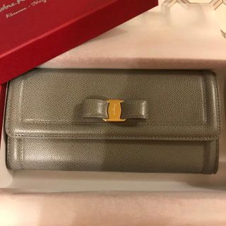 サルヴァトーレフェラガモ(Salvatore Ferragamo)の希少　　フェラガモ  長財布　新品正規品(財布)